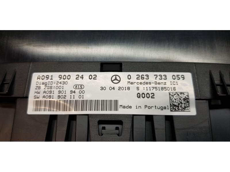 Recambio de cuadro instrumentos para infiniti qx30 premium referencia OEM IAM 24810HW30C  