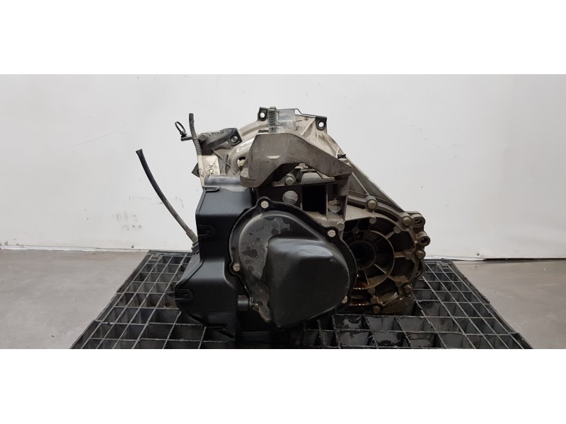 Recambio de caja cambios para ford fiesta (cb1) trend referencia OEM IAM 8A6R7002JA  