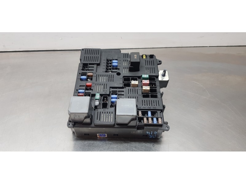 Recambio de caja reles / fusibles para volvo xc60 inscription awd referencia OEM IAM 31473770  