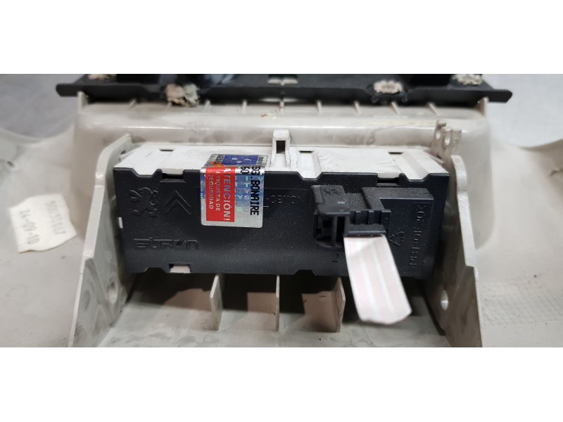 Recambio de luz interior para citroen c5 station wagon exclusive referencia OEM IAM 8146Y7  