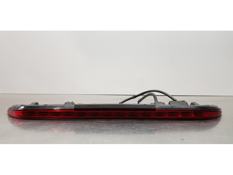 Recambio de luz central de freno para kia ceed sportswagon tech referencia OEM IAM 92700J7100  