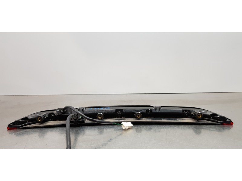 Recambio de luz central de freno para kia ceed sportswagon tech referencia OEM IAM 92700J7100  