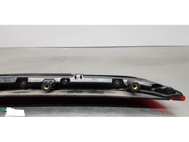 Recambio de luz central de freno para kia ceed sportswagon tech referencia OEM IAM 92700J7100  