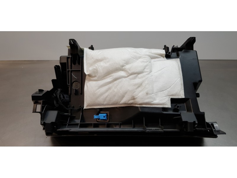 Recambio de guantera para infiniti qx30 premium referencia OEM IAM 685005DF0A  