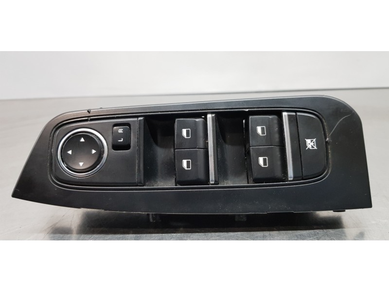 Recambio de mando elevalunas delantero izquierdo para kia ceed sportswagon tech referencia OEM IAM 93570J7200  