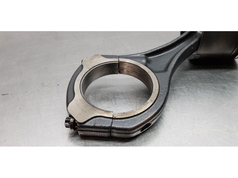 Recambio de piston para jeep gr. cherokee (wh) 3.0 crd laredo referencia OEM IAM 5179423AB  