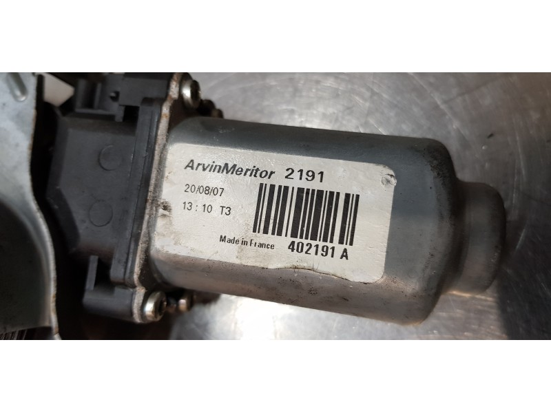 Recambio de elevalunas trasero izquierdo para nissan qashqai (j10) tekna referencia OEM IAM 82701JD400   Recambio de elevalunas trasero izquierdo para nissan qashqai (j10) tekna referencia OEM IAM 82701JD400