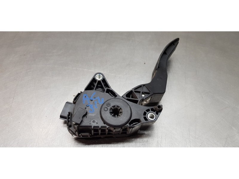 Recambio de pedal acelerador para nissan x-trail (t32) acenta 4x4 referencia OEM IAM 18002DF30B  