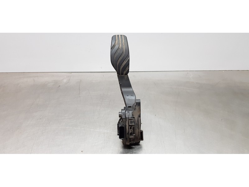 Recambio de pedal acelerador para nissan x-trail (t32) acenta 4x4 referencia OEM IAM 18002DF30B  