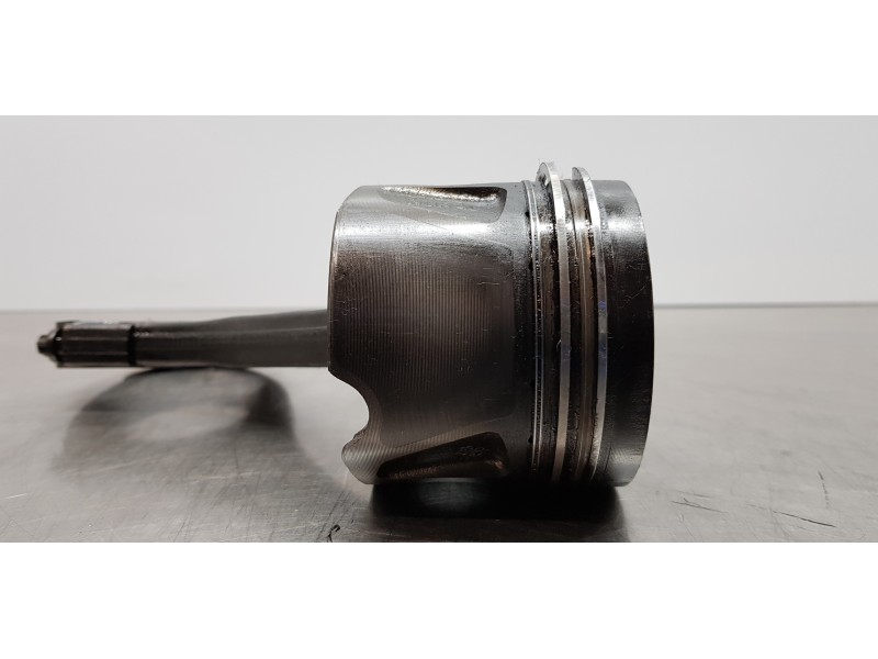 Recambio de piston para jeep gr. cherokee (wh) 3.0 crd laredo referencia OEM IAM 5179423AB  