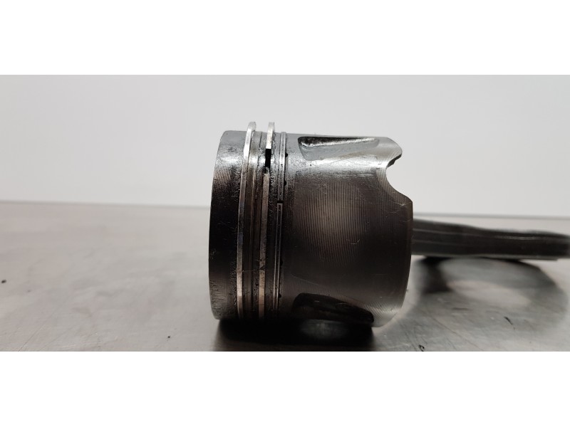 Recambio de piston para jeep gr. cherokee (wh) 3.0 crd laredo referencia OEM IAM 5179423AB  