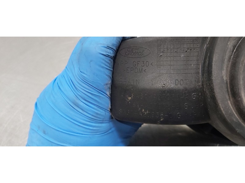 Recambio de tapa exterior combustible para ford fiesta (cb1) trend referencia OEM IAM 1705725   Recambio de tapa exterior combustible para ford fiesta (cb1) trend referencia OEM IAM 1705725