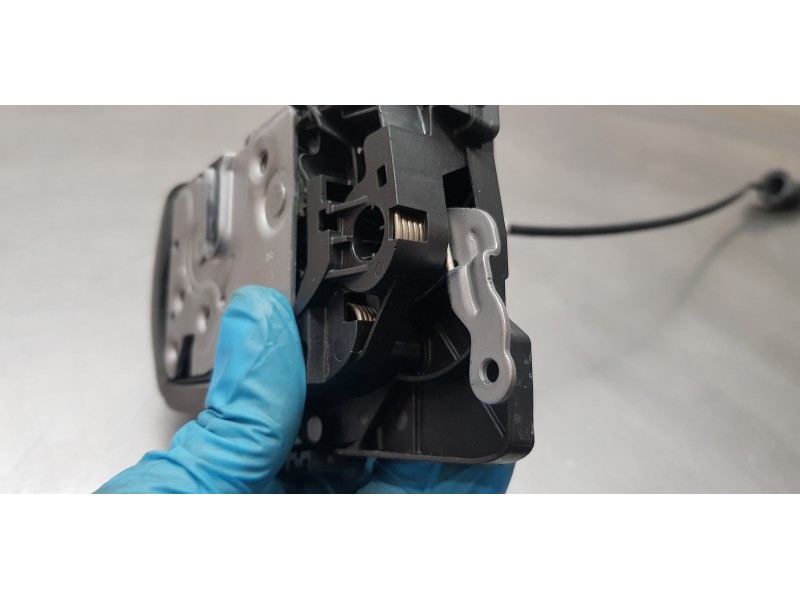 Recambio de cerradura puerta delantera izquierda para volvo xc60 inscription awd referencia OEM IAM 31440997  