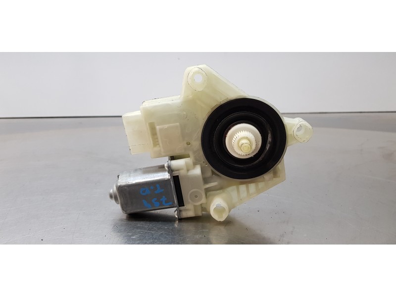 Recambio de motor elevalunas trasero derecho para skoda rapid active referencia OEM IAM 5JA959812L   Recambio de motor elevalunas trasero derecho para skoda rapid active referencia OEM IAM 5JA959812L