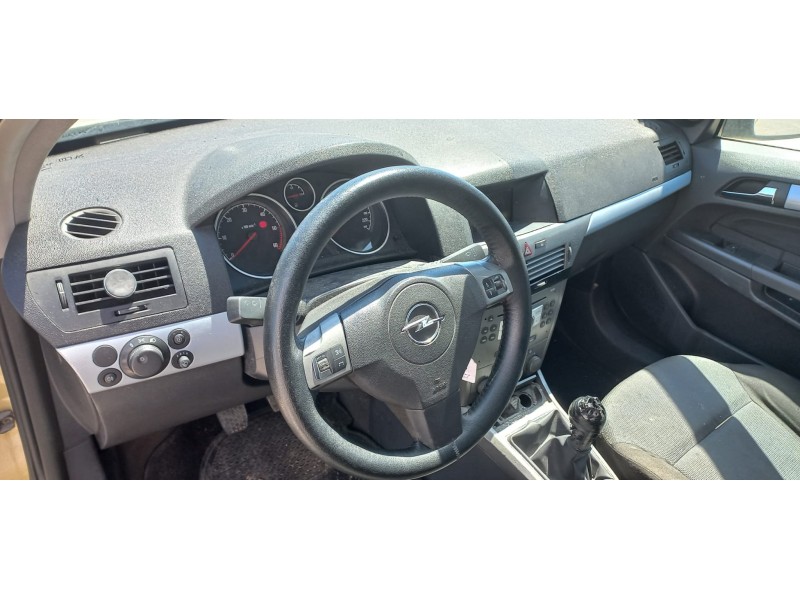 opel astra h berlina del año 2004 opel astra h berlina del año 2004