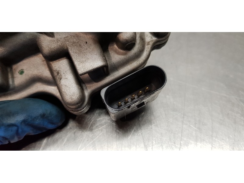 Recambio de valvula egr para skoda rapid active referencia OEM IAM 04B131501D  