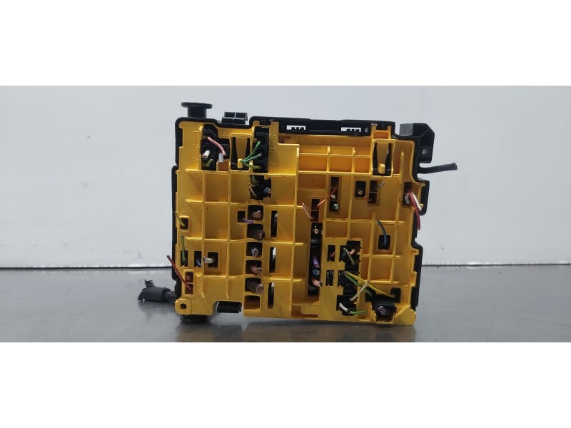 Recambio de caja reles / fusibles para citroen c-elysée exclusive referencia OEM IAM 9804846880   Recambio de caja reles / fusibles para citroen c-elysée exclusive referencia OEM IAM 9804846880