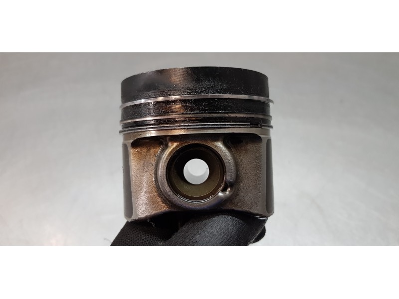 Recambio de biela para volkswagen polo (6c1) advance bluemotion referencia OEM IAM 4E198401P 04B107065F 