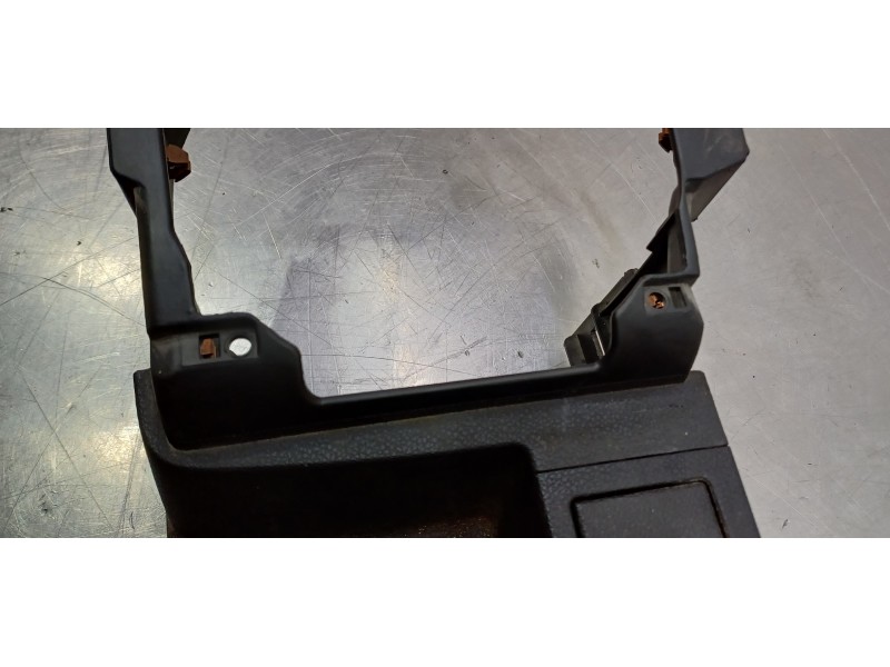 Recambio de apoyabrazos central para ford mondeo berlina (ge) ambiente referencia OEM IAM 1302783  