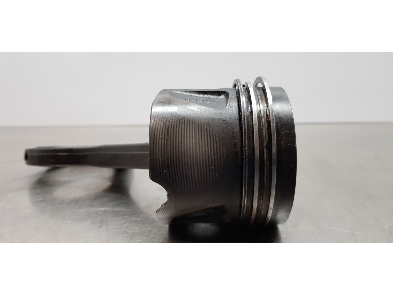Recambio de piston para jeep gr. cherokee (wh) 3.0 crd laredo referencia OEM IAM 5179423AB  