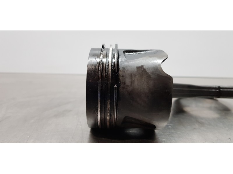 Recambio de piston para jeep gr. cherokee (wh) 3.0 crd laredo referencia OEM IAM 5179423AB  