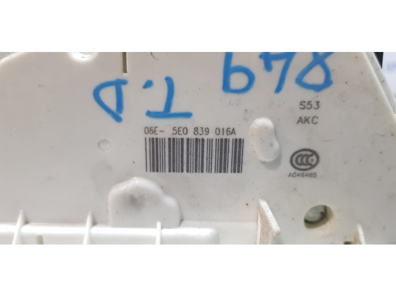 Recambio de cerradura puerta trasera derecha para skoda octavia lim. (5e3) ambition referencia OEM IAM 5E0839016A  