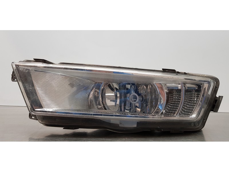 Recambio de faro antiniebla izquierdo para skoda rapid active referencia OEM IAM 5JA941699B   Recambio de faro antiniebla izquierdo para skoda rapid active referencia OEM IAM 5JA941699B