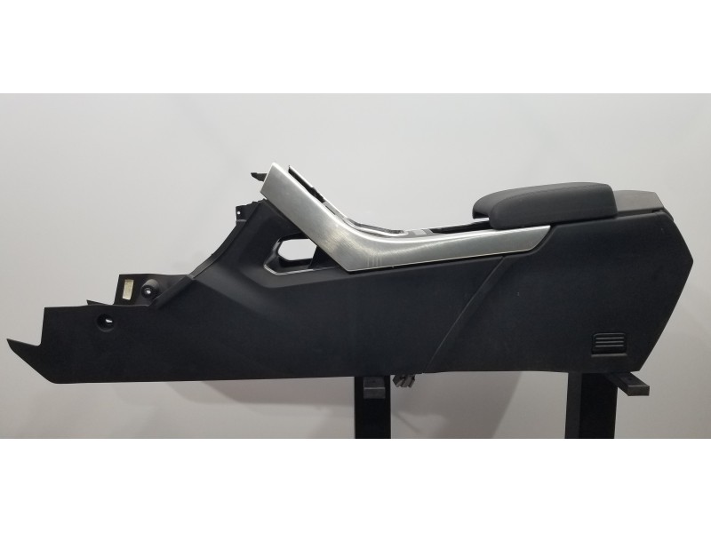 Recambio de apoyabrazos central para land rover evoque prestige referencia OEM IAM LR075264 LR047943 EJ32045J40AA