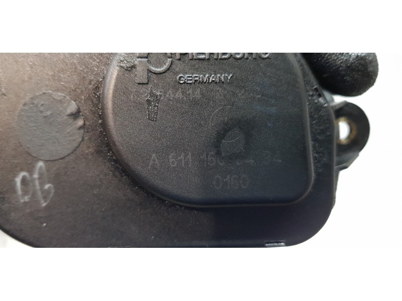 Recambio de colector admision para mercedes clase c (w203) berlina 200 cdi (203.004) referencia OEM IAM A6111500494  