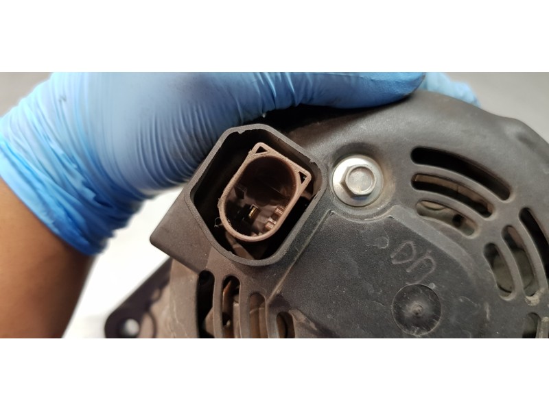 Recambio de alternador para suzuki sx4 glx referencia OEM IAM 3140060R01 3140060R0 