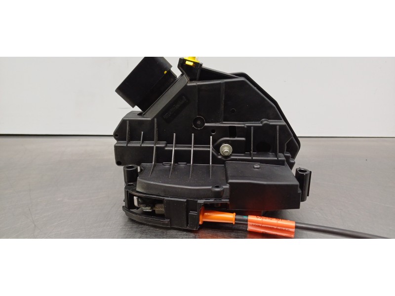 Recambio de cerradura puerta trasera izquierda para ford ecosport (cr6) trend referencia OEM IAM 2333644 GN15A264A27ED 