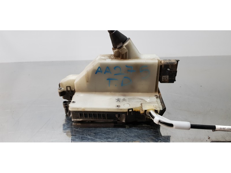 Recambio de cerradura puerta trasera derecha para peugeot 208 active referencia OEM IAM 9812501180   Recambio de cerradura puerta trasera derecha para peugeot 208 active referencia OEM IAM 9812501180