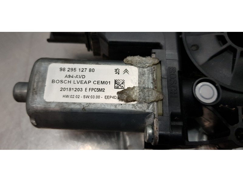 Recambio de elevalunas delantero derecho para peugeot 2008 (p1) active referencia OEM IAM 9830590680 9829512780  Recambio de elevalunas delantero derecho para peugeot 2008 (p1) active referencia OEM IAM 9830590680 9829512780