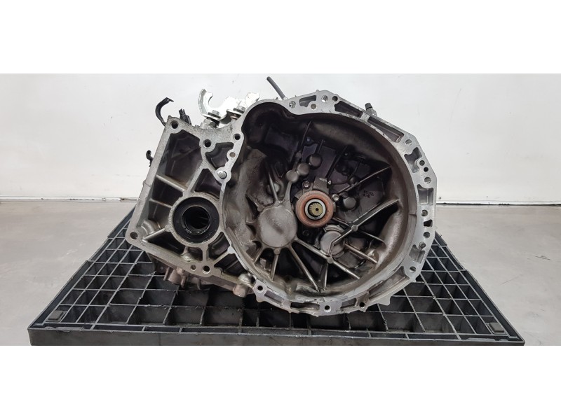 Recambio de caja cambios para suzuki sx4 glx referencia OEM IAM 2100055PF0  