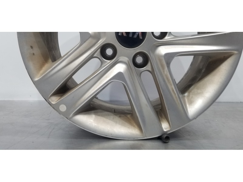 Recambio de llanta para kia ceed sportswagon tech referencia OEM IAM 52910J7200  