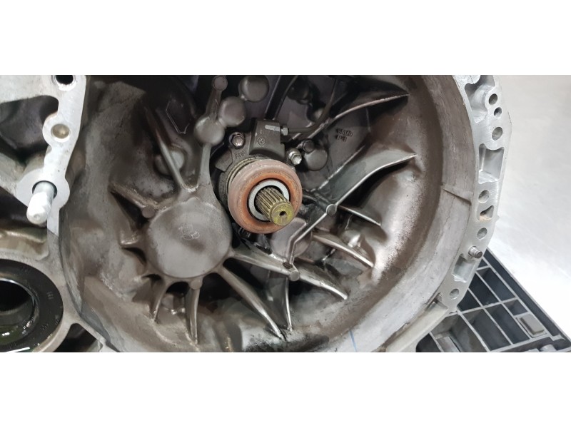 Recambio de caja cambios para suzuki sx4 glx referencia OEM IAM 2100055PF0  