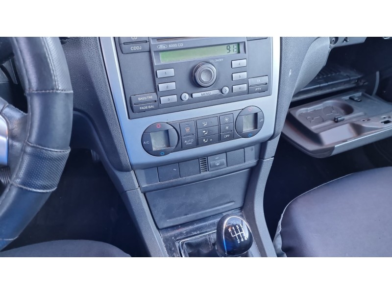 ford focus berlina (cap) del año 2006