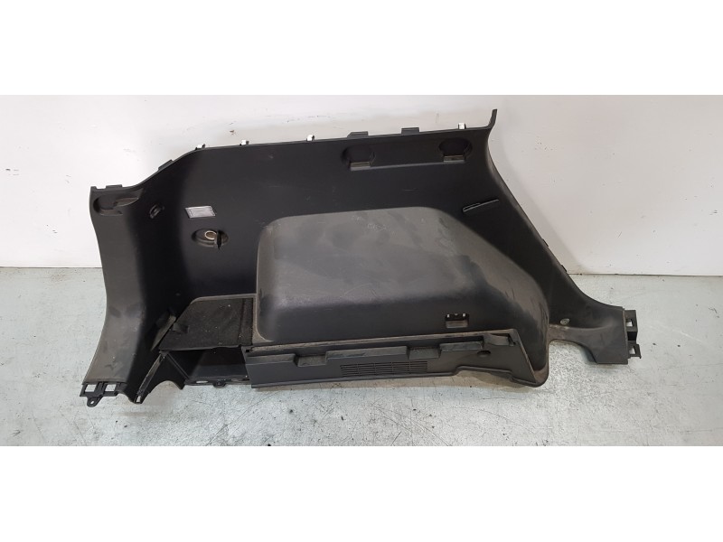 Recambio de guarnecido porton trasero para kia carens ( ) basic referencia OEM IAM 85730A4000WK   Recambio de guarnecido porton trasero para kia carens ( ) basic referencia OEM IAM 85730A4000WK
