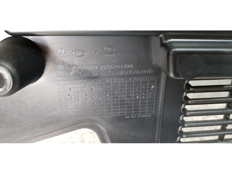 Recambio de guarnecido porton trasero para kia carens ( ) basic referencia OEM IAM 85730A4000WK   Recambio de guarnecido porton trasero para kia carens ( ) basic referencia OEM IAM 85730A4000WK