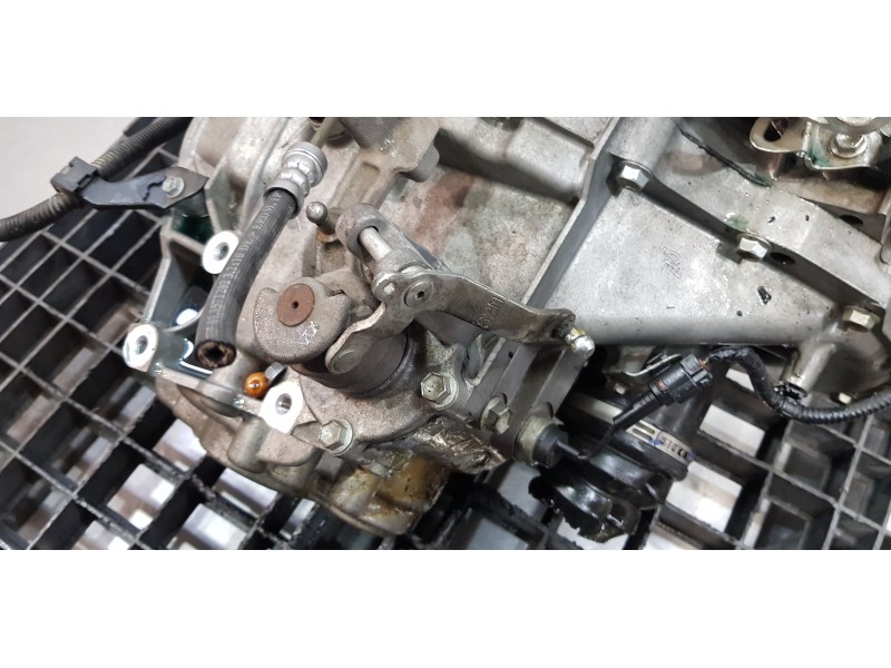 Recambio de caja cambios para suzuki sx4 glx referencia OEM IAM 2100055PF0  