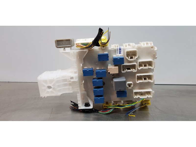 Recambio de caja reles / fusibles para suzuki sx4 glx referencia OEM IAM AA1A4881  