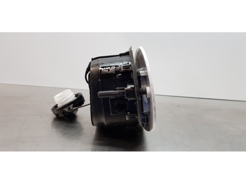 Recambio de tapa exterior combustible para kia ceed sportswagon tech referencia OEM IAM 69513J7200 69510J7200 