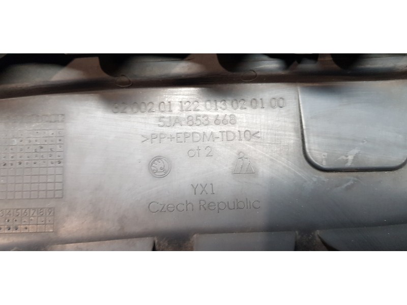 Recambio de rejilla delantera para skoda rapid active referencia OEM IAM 5JA8536689B9  
