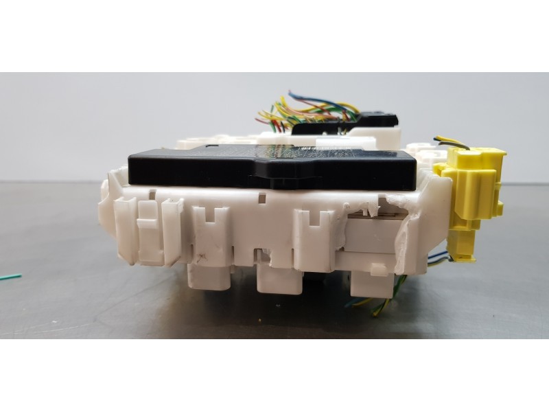 Recambio de caja reles / fusibles para suzuki sx4 glx referencia OEM IAM AA1A4881  