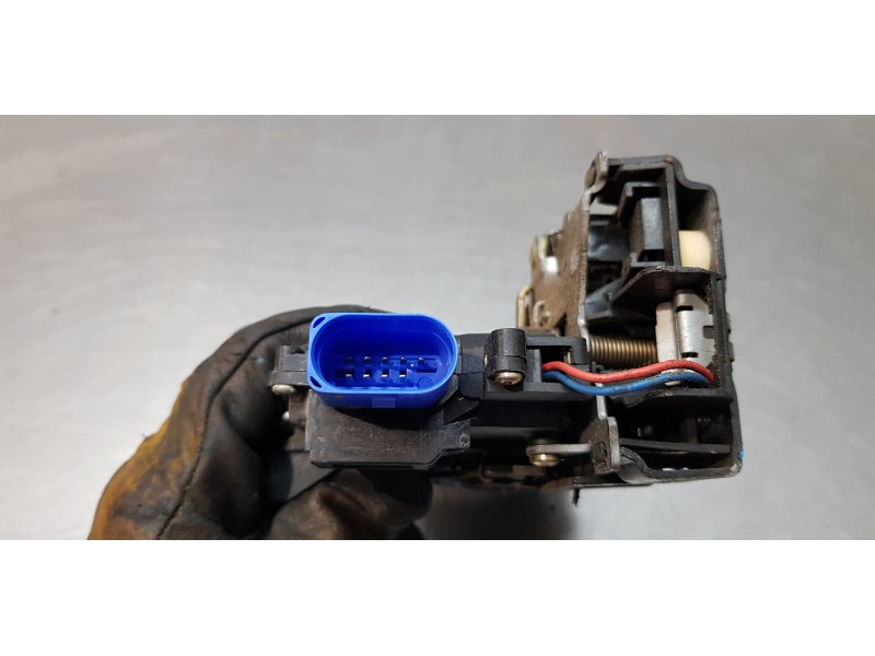 Recambio de cerradura puerta delantera izquierda para volkswagen touareg (7la) tdi r5 referencia OEM IAM 3D1837015   Recambio de cerradura puerta delantera izquierda para volkswagen touareg (7la) tdi r5 referencia OEM IAM 3D1837015