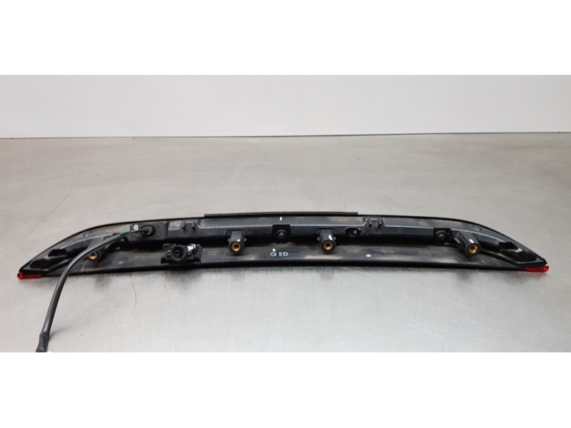 Recambio de luz central de freno para kia ceed sportswagon tech referencia OEM IAM 92700J7100  