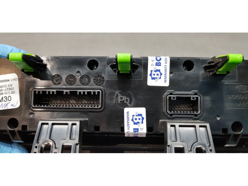 Recambio de mando climatizador para kia ceed sportswagon tech referencia OEM IAM 97250J7302  