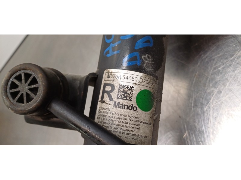 Recambio de amortiguador delantero derecho para hyundai tucson style 4wd referencia OEM IAM 54660D7060  