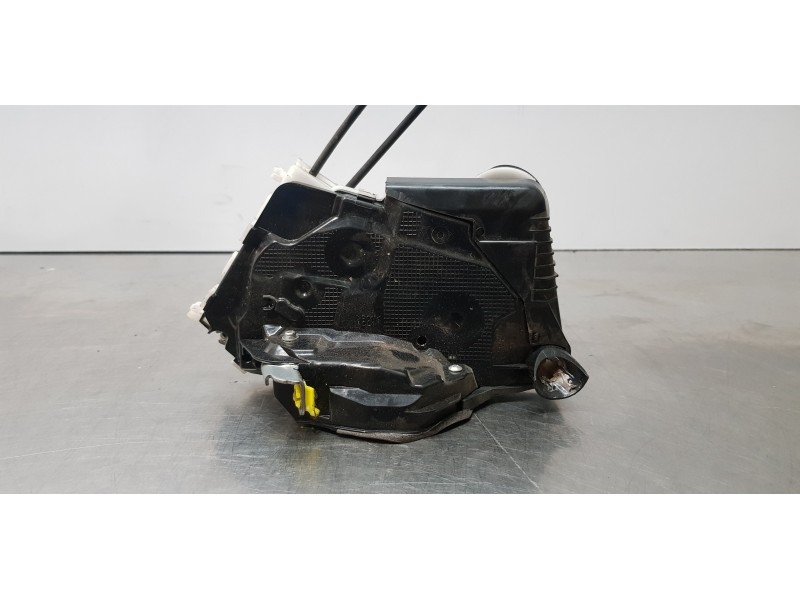 Recambio de cerradura puerta delantera izquierda para toyota yaris hsd city referencia OEM IAM 690400D520   Recambio de cerradura puerta delantera izquierda para toyota yaris hsd city referencia OEM IAM 690400D520