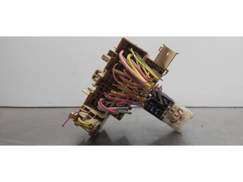 Recambio de caja reles / fusibles para renault master kasten l3h2 hka 3,5t referencia OEM IAM 8200574970   Recambio de caja reles / fusibles para renault master kasten l3h2 hka 3,5t referencia OEM IAM 8200574970